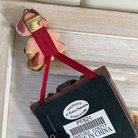 A. Richesco Hanging Frame 🧸 - Picture 4 of 8